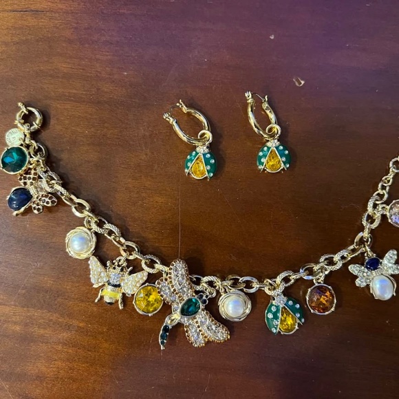 TALBOTS NECKLACE, BRACELET, AND EARRING SET - Picture 4 of 4